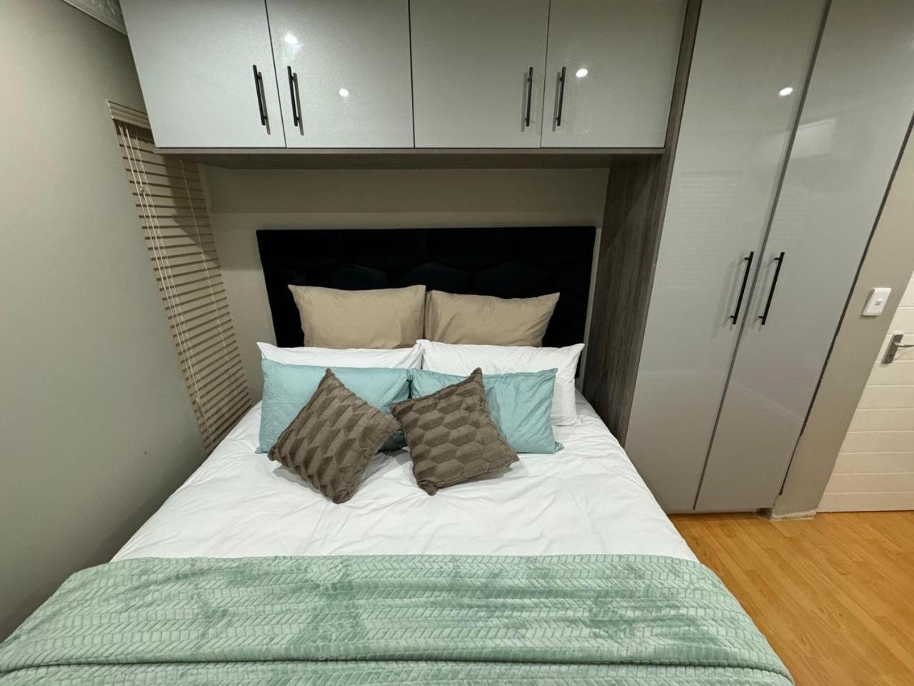By Mieli Estates , Unit 4 * Durban