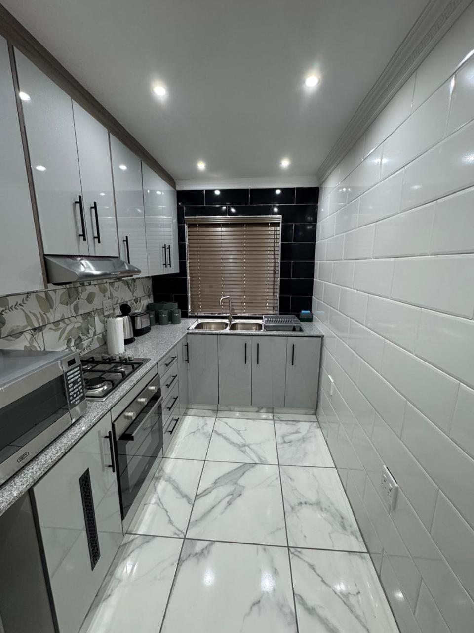 Apartment By Mieli Estates , Unit 4 Durban