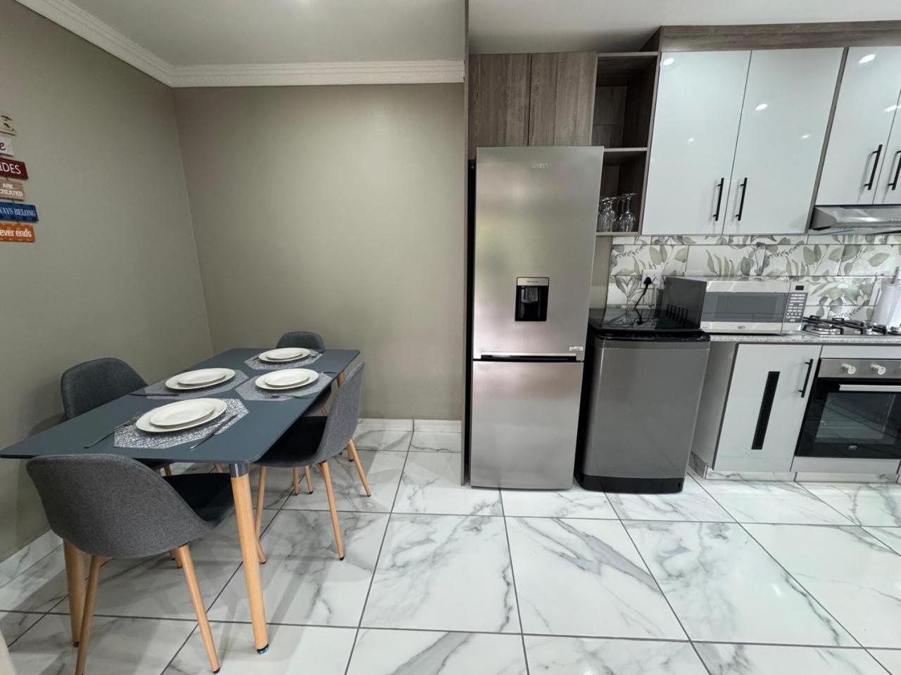 Apartment By Mieli Estates , Unit 4 Durban