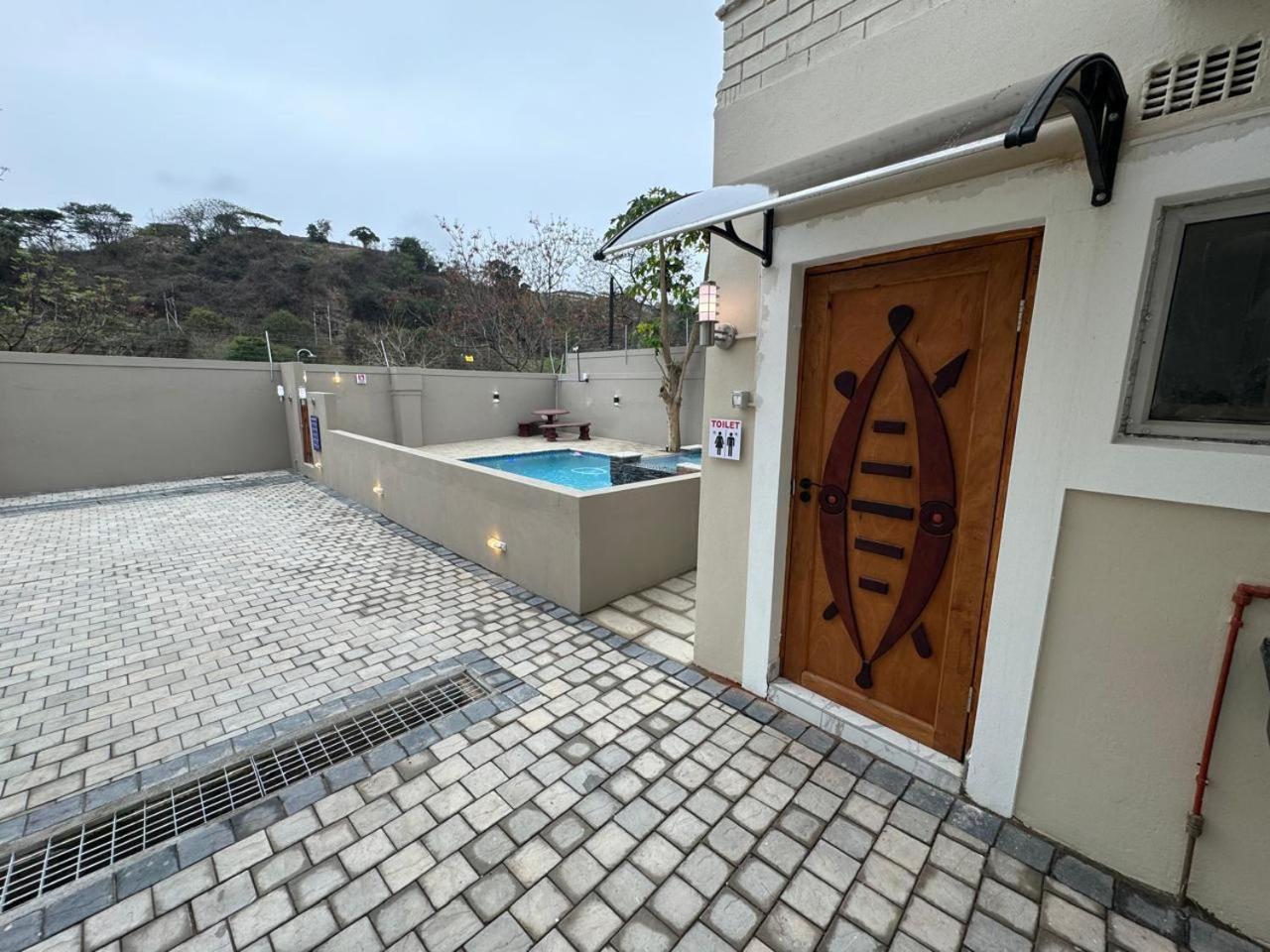 By Mieli Estates , Unit 4