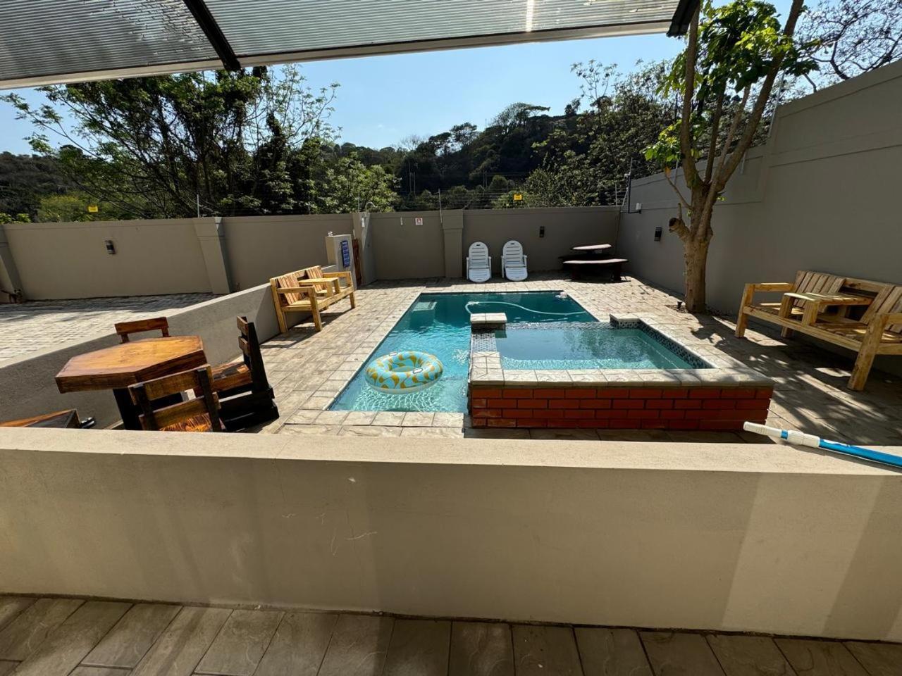 By Mieli Estates , Unit 4 Apartamento *